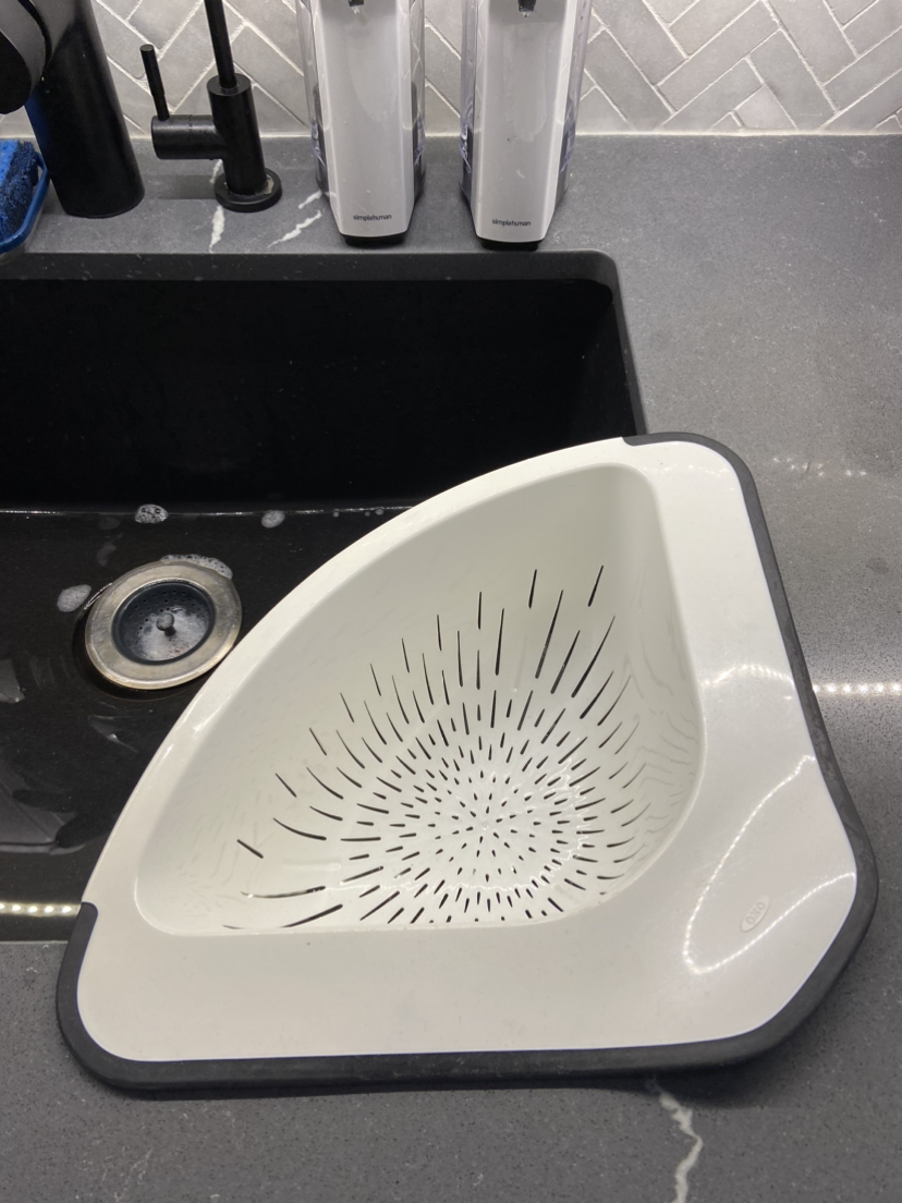 OXO GOOD GRIPS OVER THE COUNTER COLANDER image indicator(2)