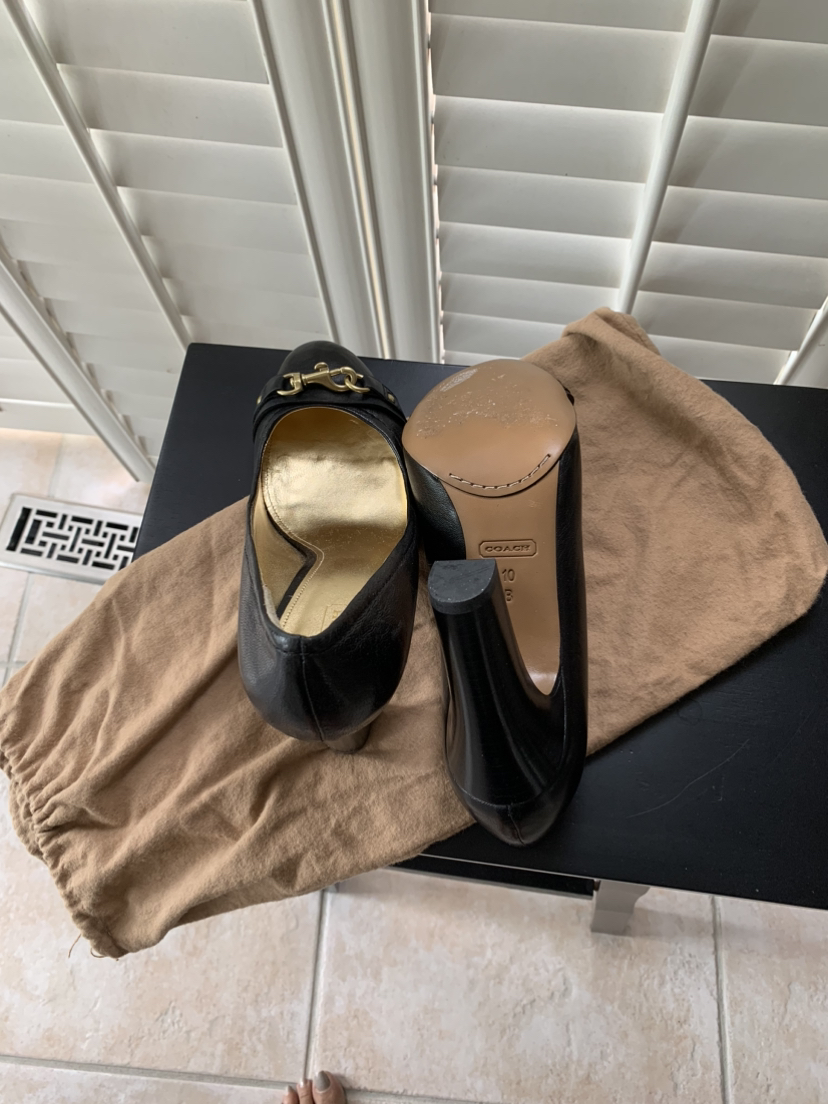 Coach heels image indicator(3)