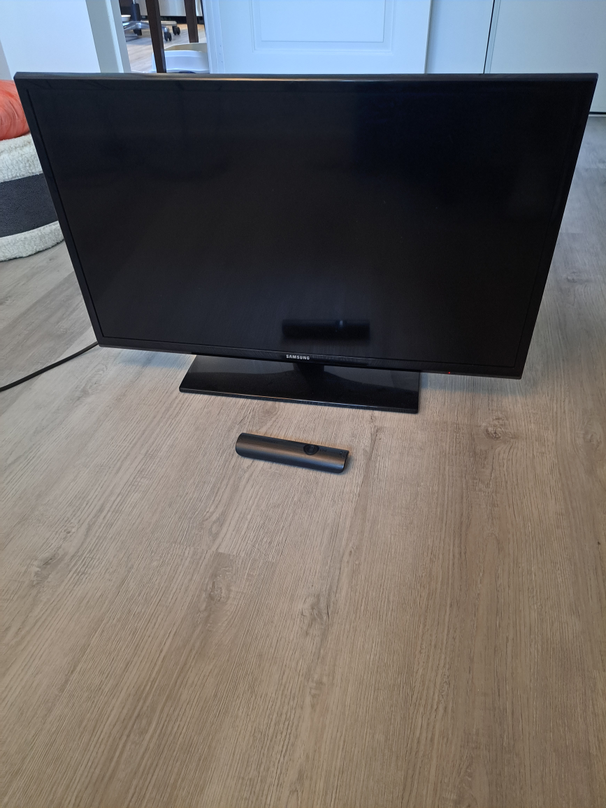 Samsung 720p TV 32 inch thumbnail