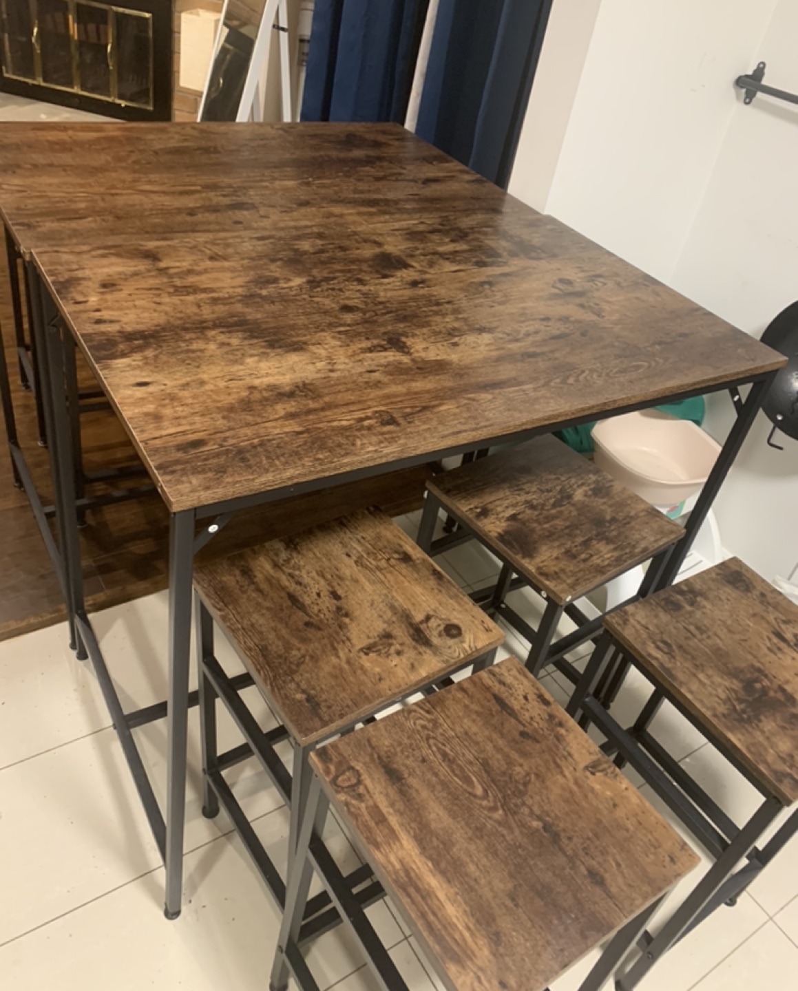 2 dining tables and 7 stools used only 1 month