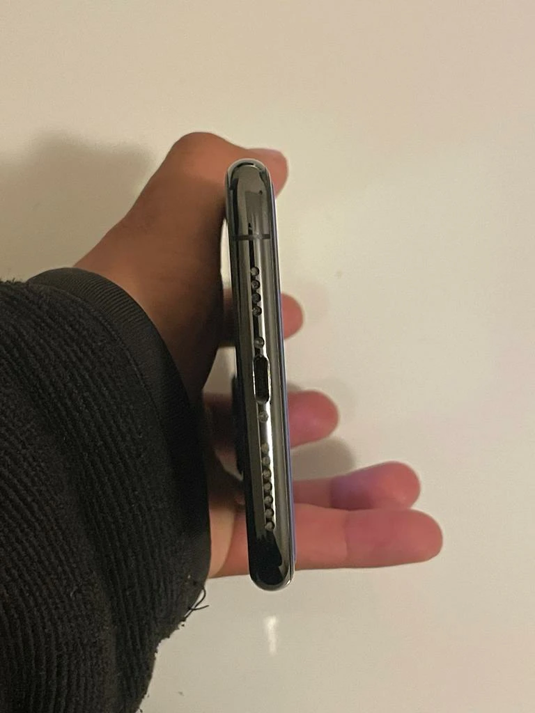 iPhone 11 Pro Max mint condition - photo 4