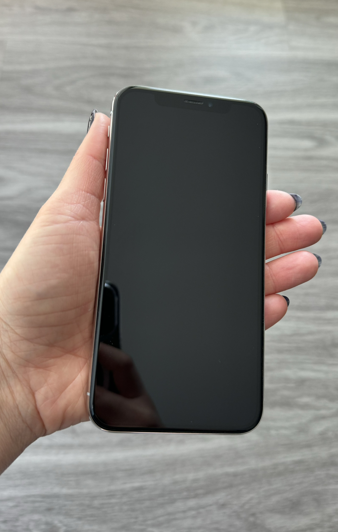 iPhone X | 64GB | Silver thumbnail
