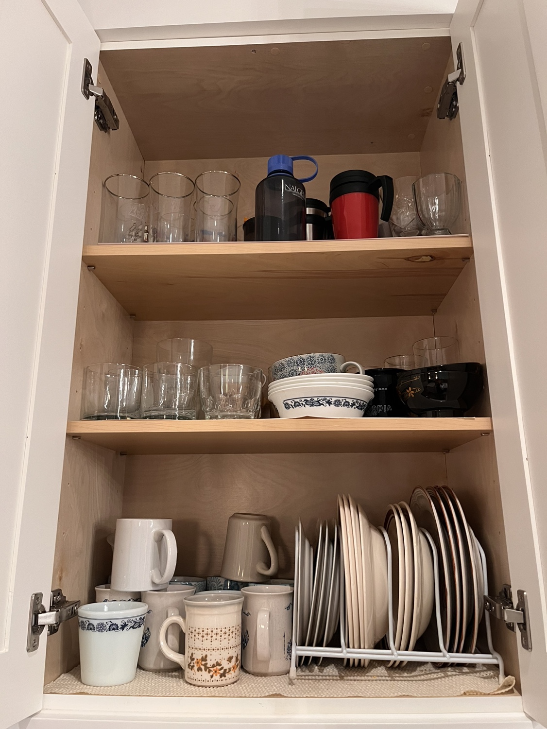 Plates, mugs and cups