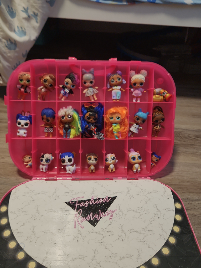 LoL dolls with carry case