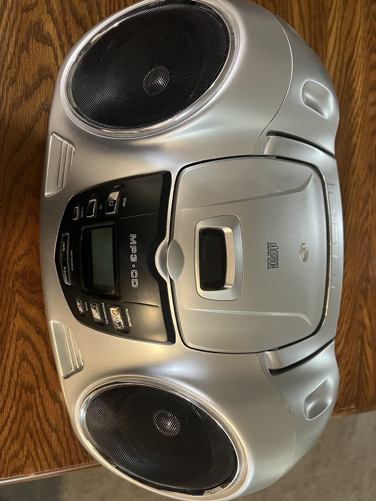 MP3 and CD player with AM/FM stereo