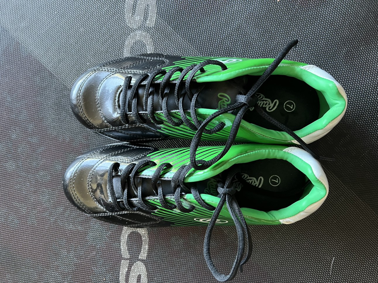 Soccer shoes - photo 2
