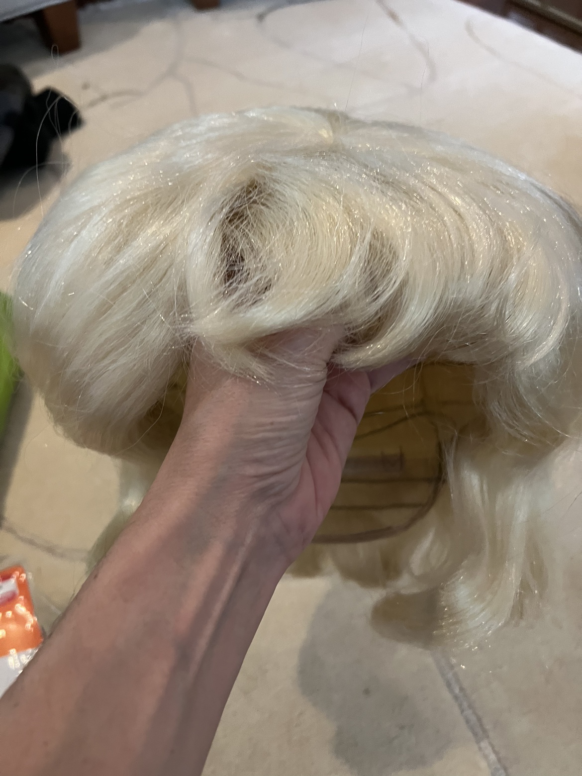 Blond Bouffant Halloween wig #freecycle - October freecycle - photo 3