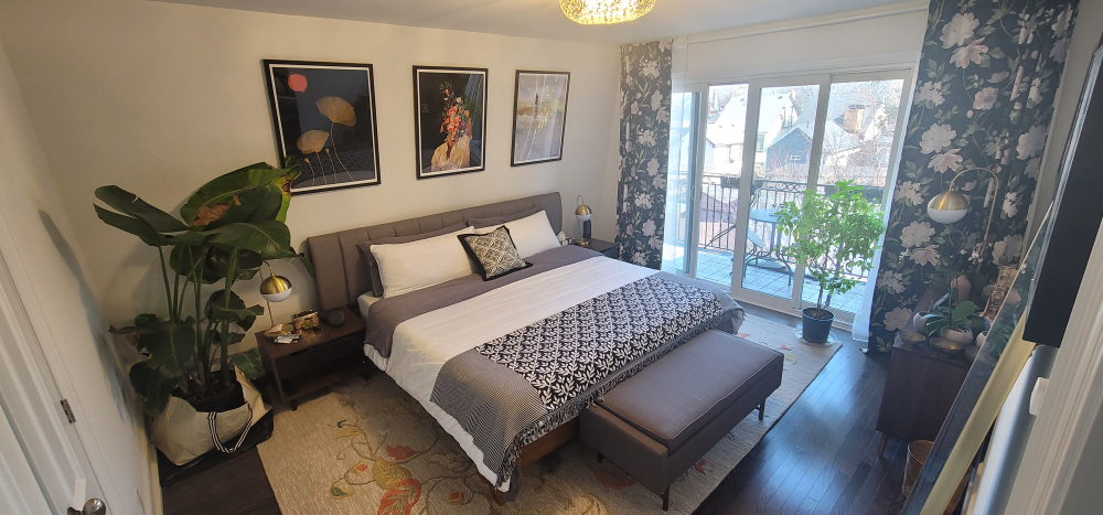 King Bed - solid wood frame - photo 5