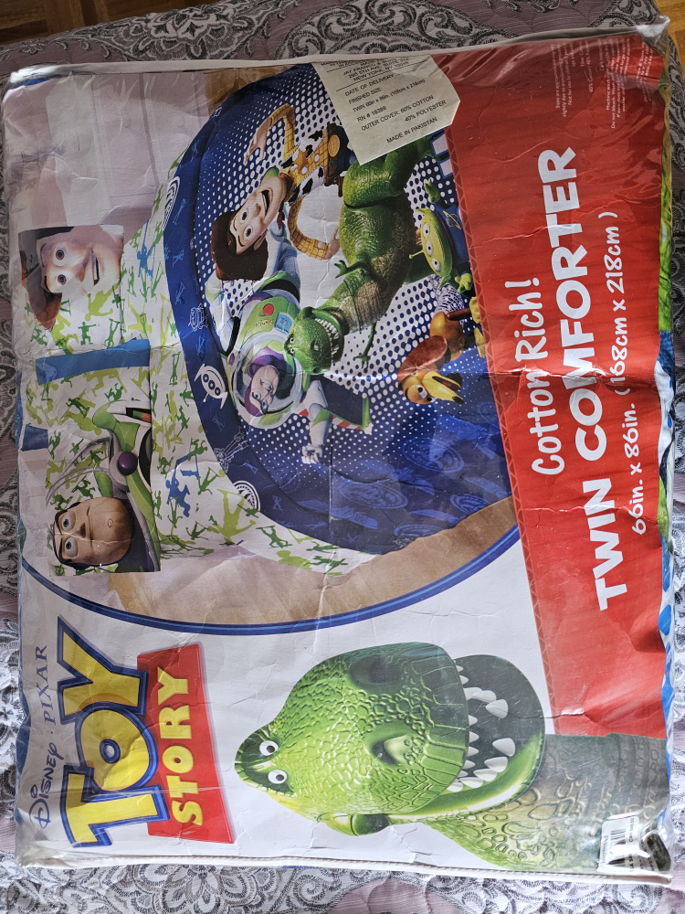 Brand new kids twin size comforter thumbnail