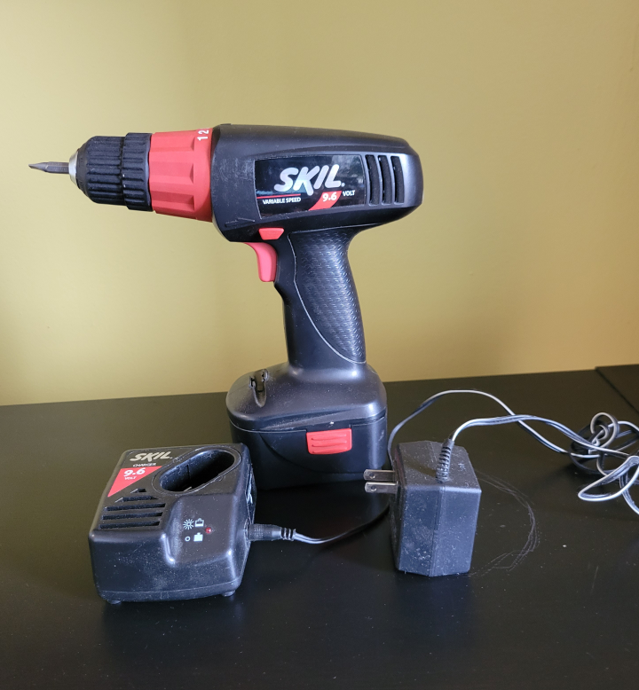 Skills 9.6 Volt cordless drill/driver