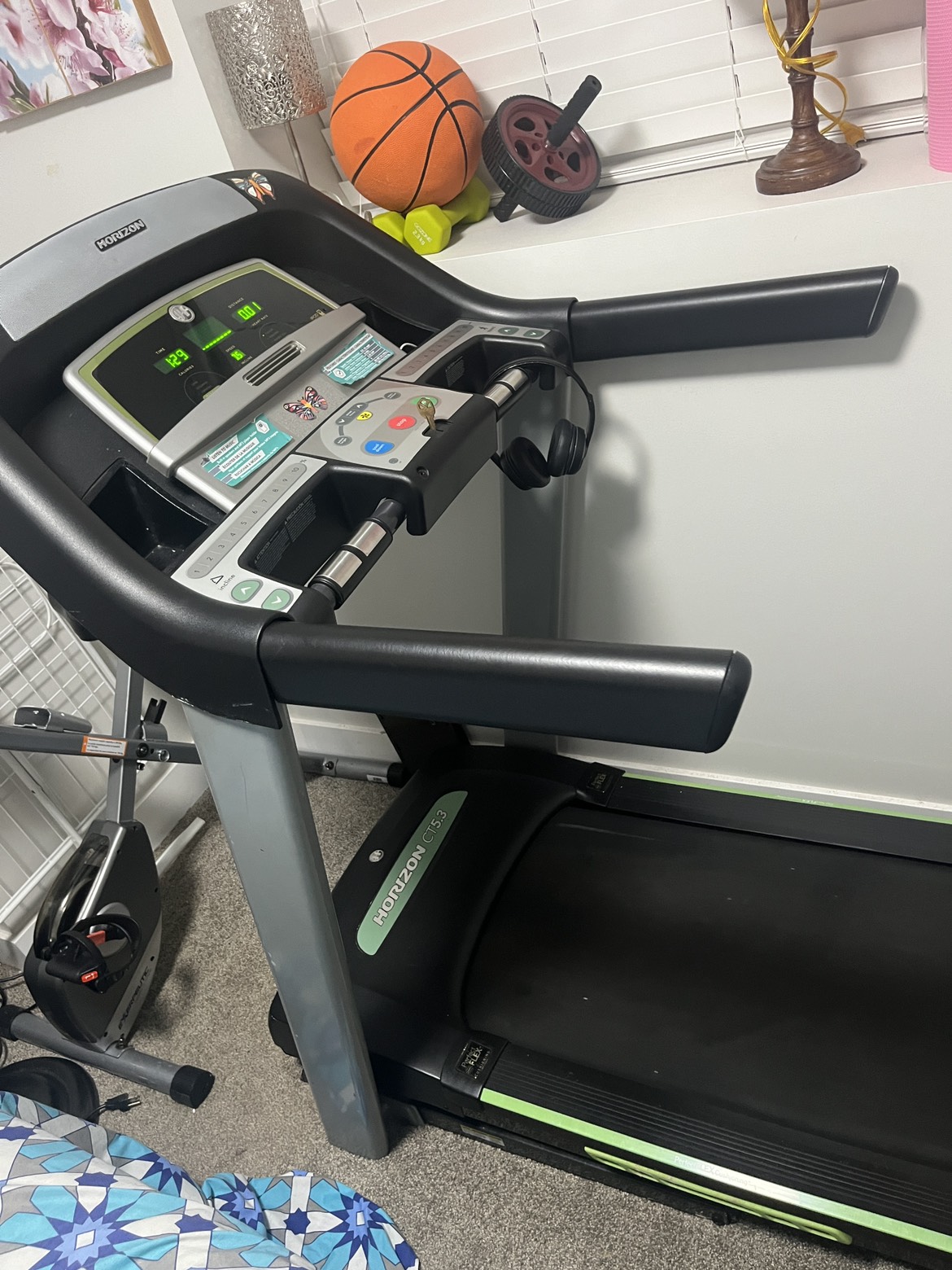 Treadmill, along with speaker and fan inbuilt - photo 2