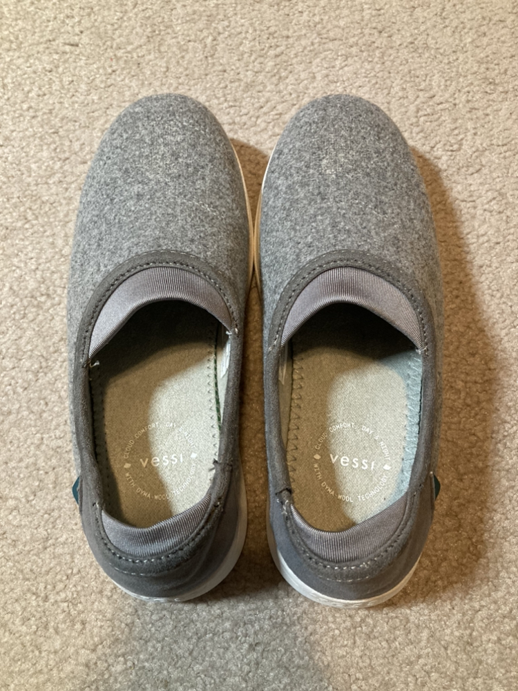Women’s Vessi Sunday Slippers Size 6US thumbnail