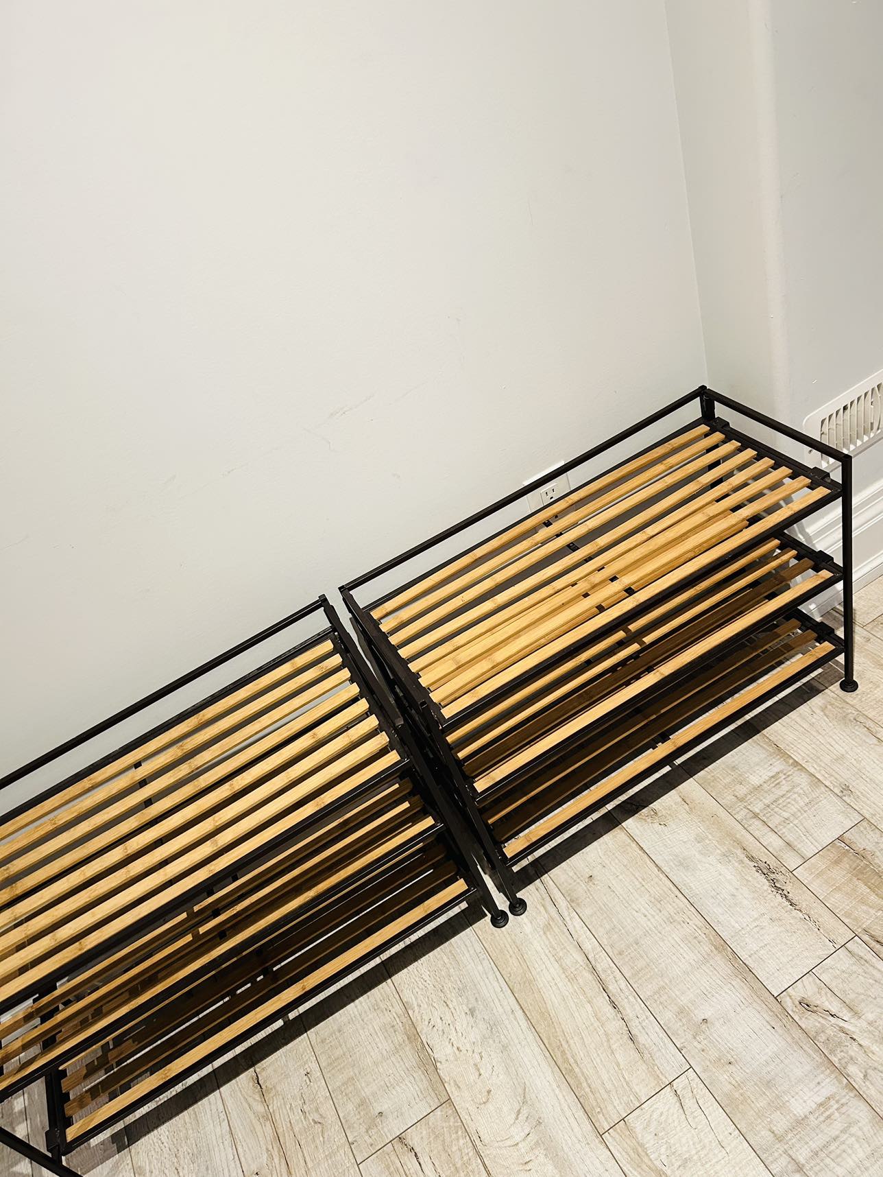 Two shoe racks - photo 2