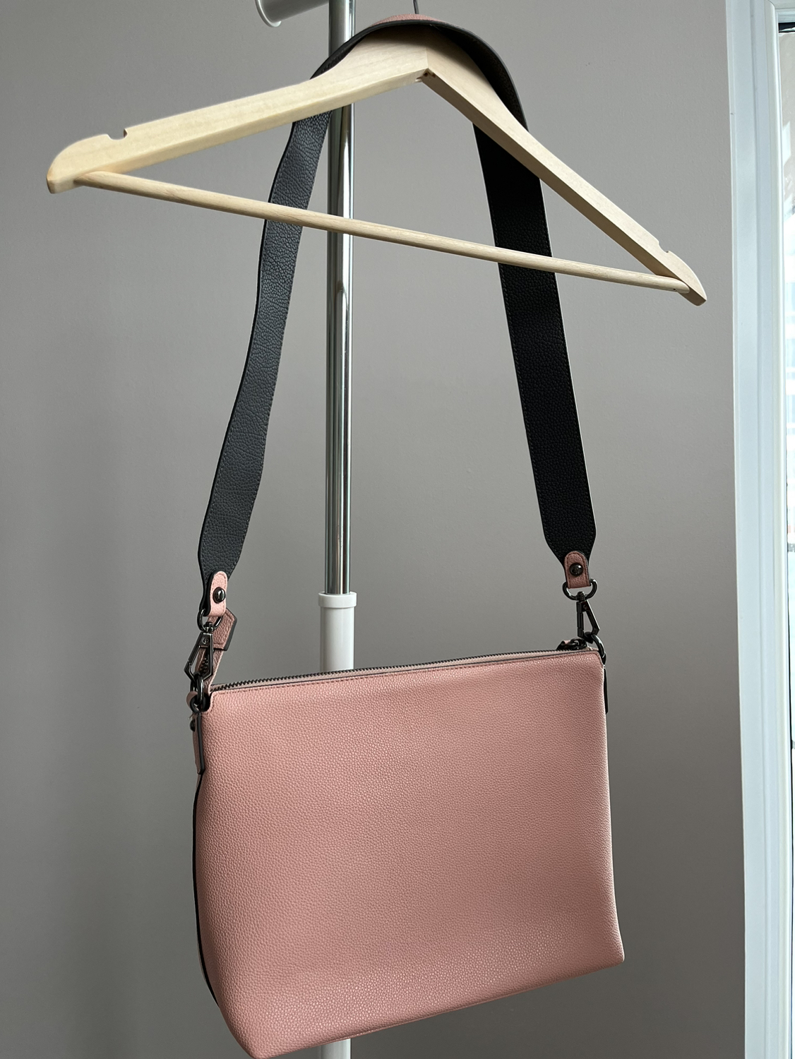 Pink leather purse/crossbody - photo 2