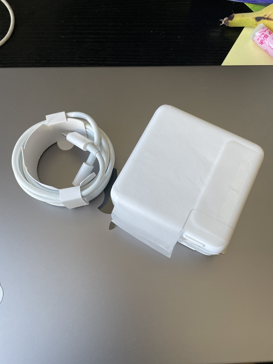MacBook charger 96W with USBC cable