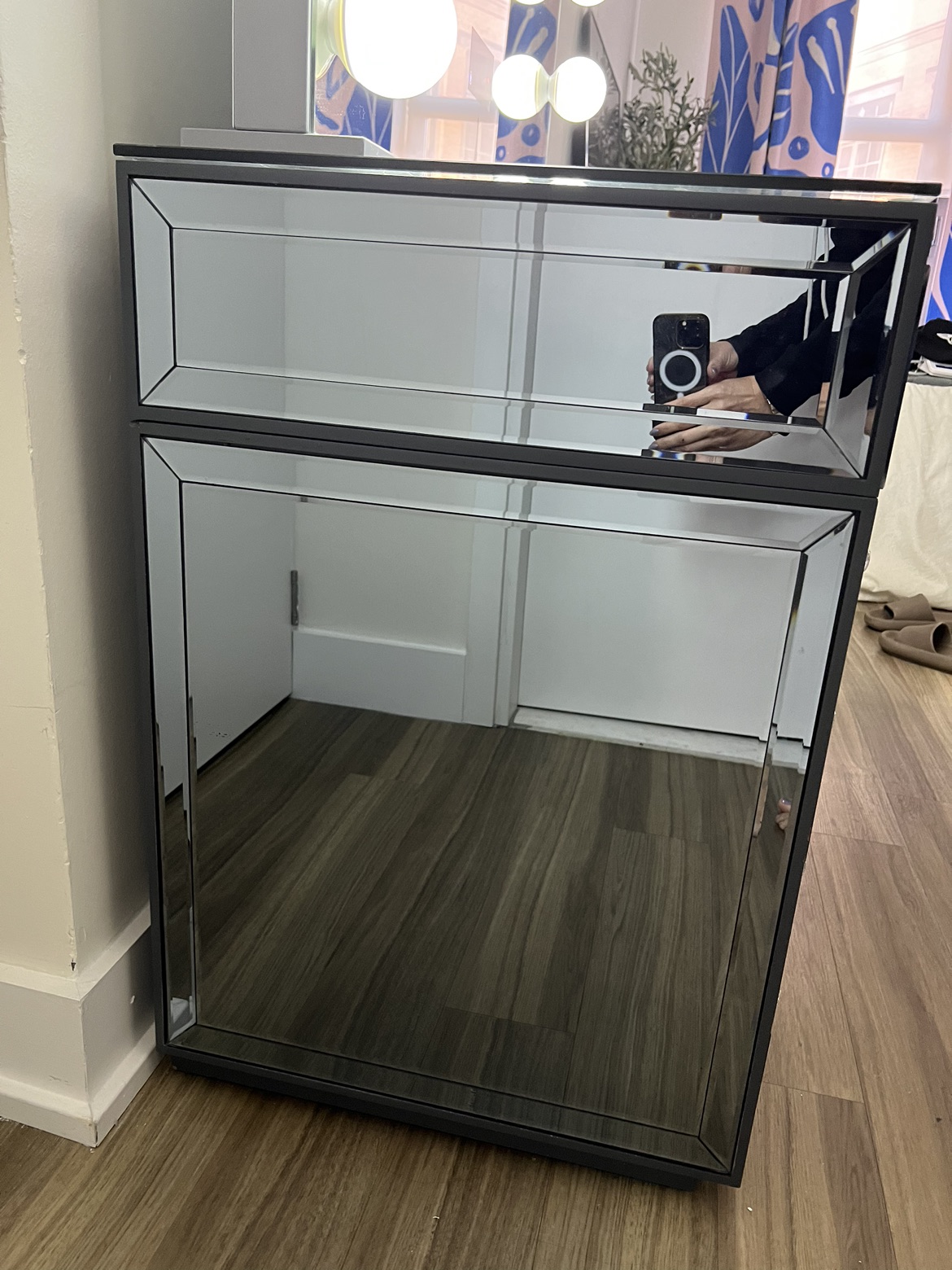 Vanity With Mirror And Bench - photo 3