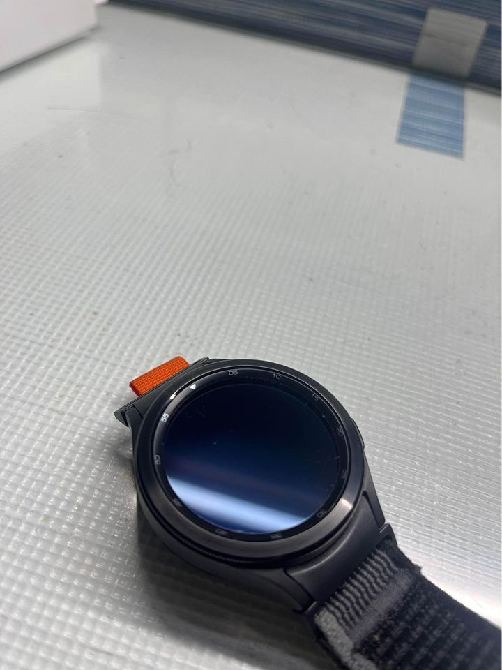 Galaxy Watch 4 Classis 46mm LTE Golf (In Warranty 5 months old) - photo 3