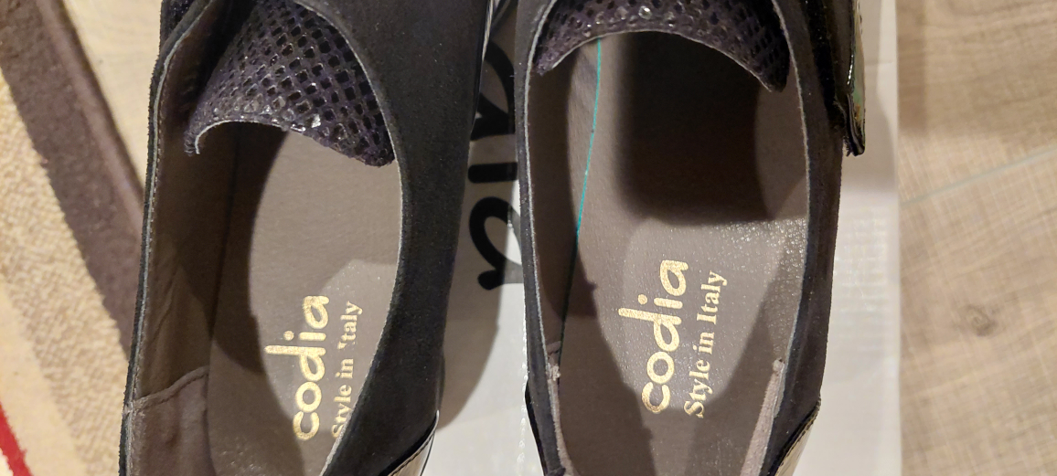 Women's wedge heel shoes size 41 - like new image indicator(4)