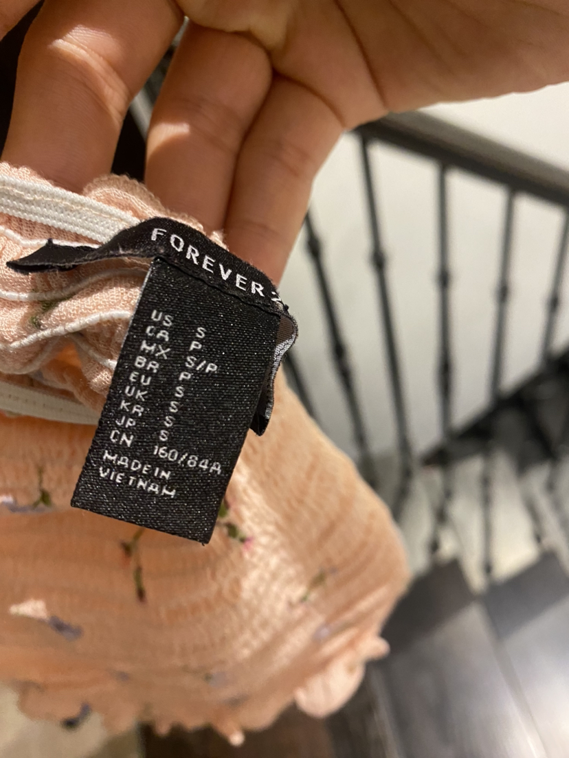 Pink off the shoulder cropped top image indicator(3)