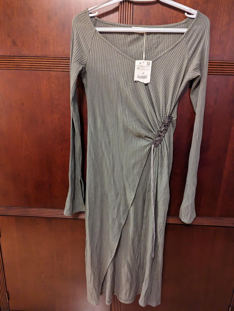 Long top with long slit ... greenish grey