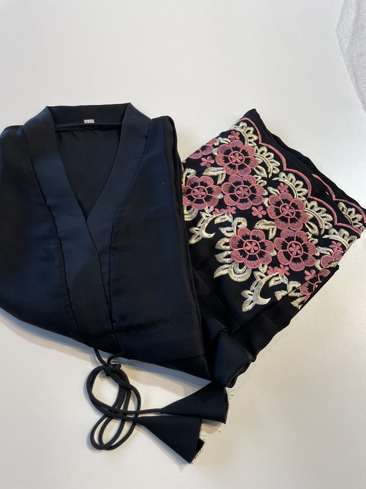 Abayas are on sale any size $25 each Starting size from 20 to 60 - photo 2