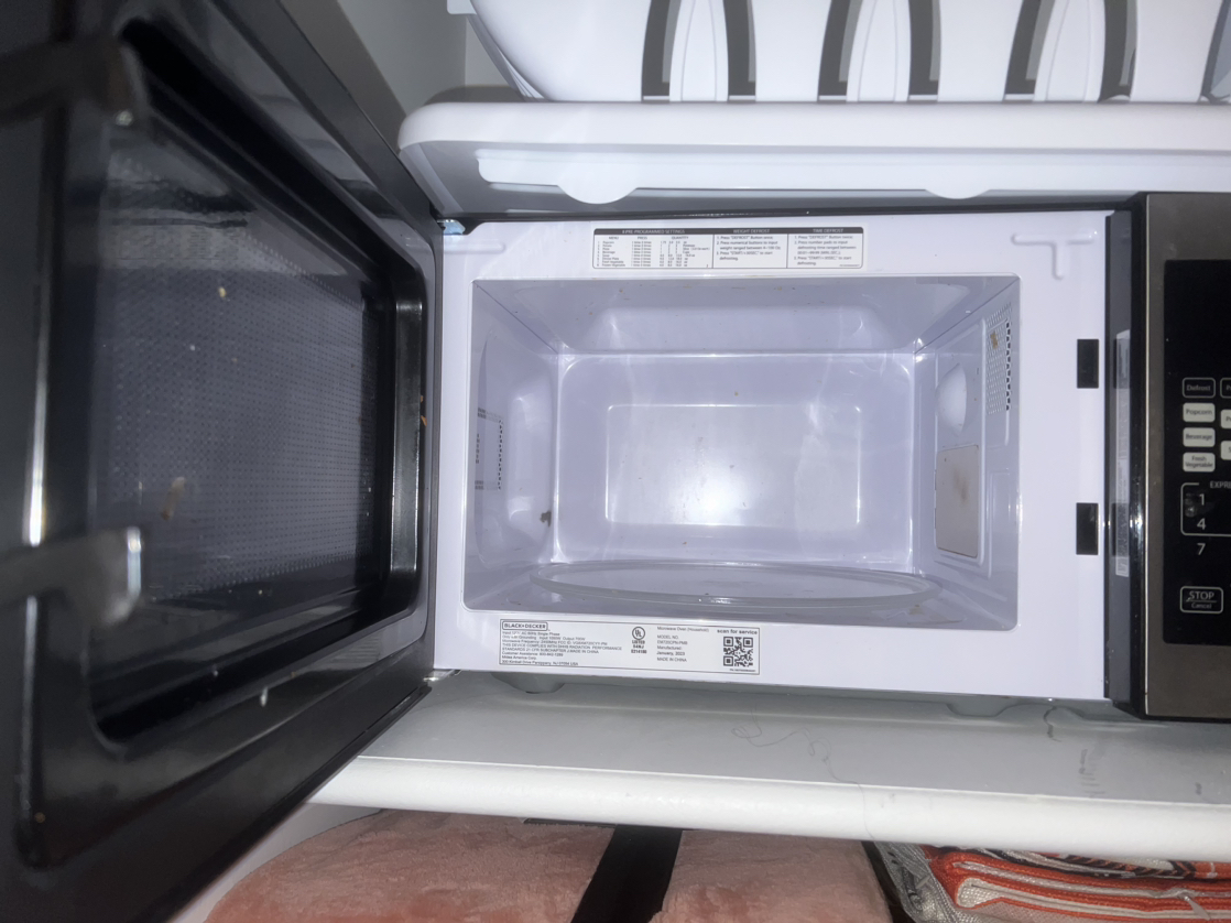 Black Decker Microwave - photo 2