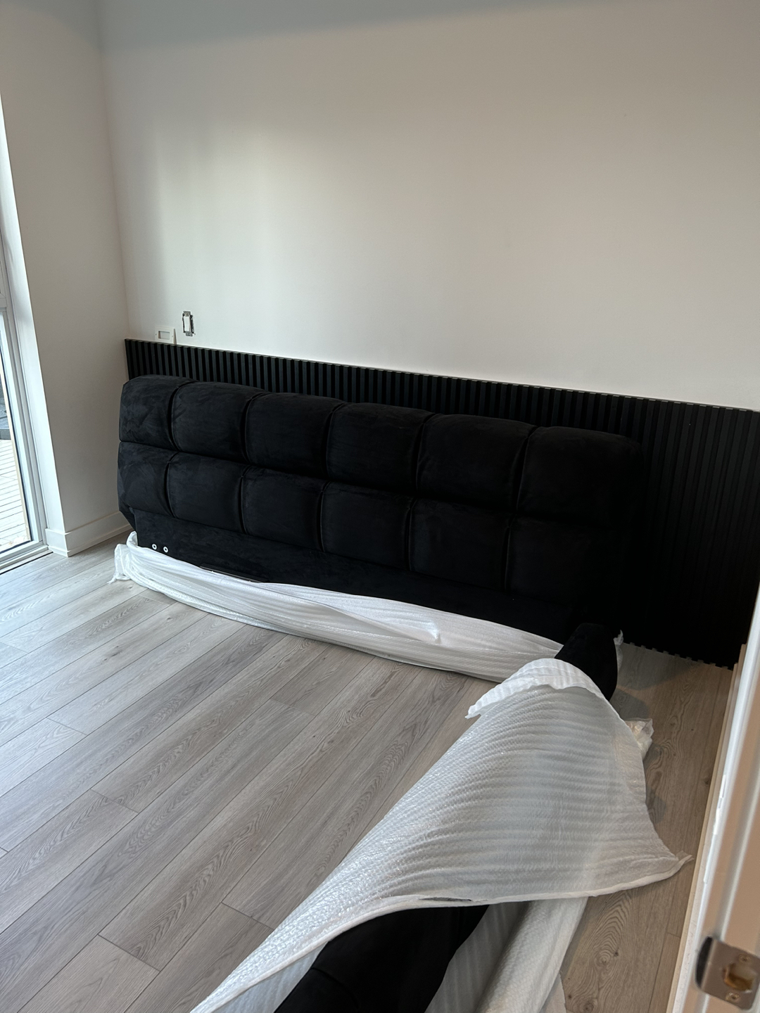 Brand new king size black velvet bed frame - photo 2