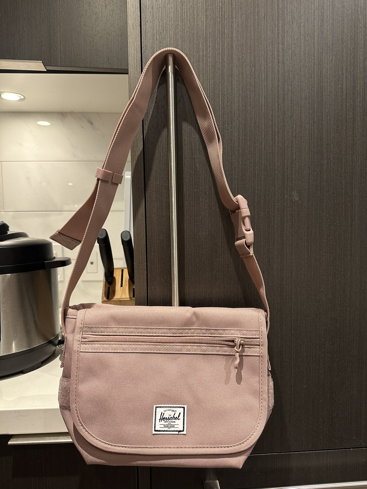 herschel sling bag 🦃 thumbnail