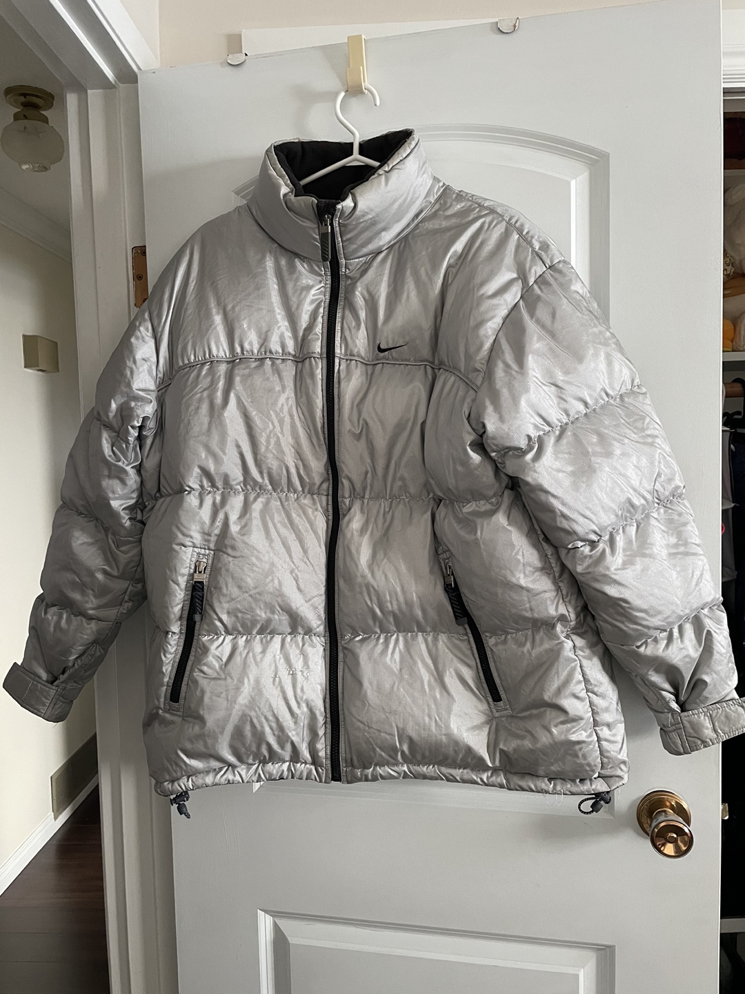 Men’s Nike silver puffer jacket size M
