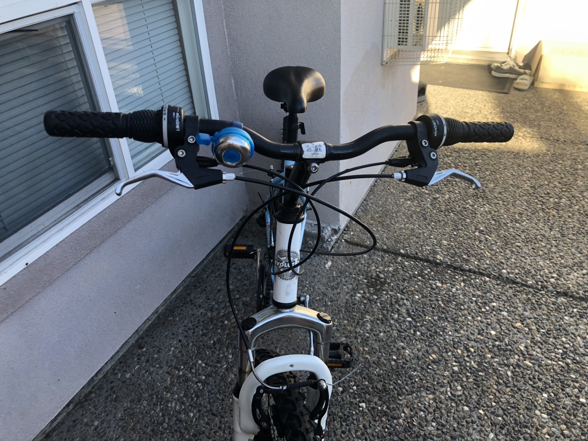 Revolution Getaway 26" Mountain Bike image indicator(2)