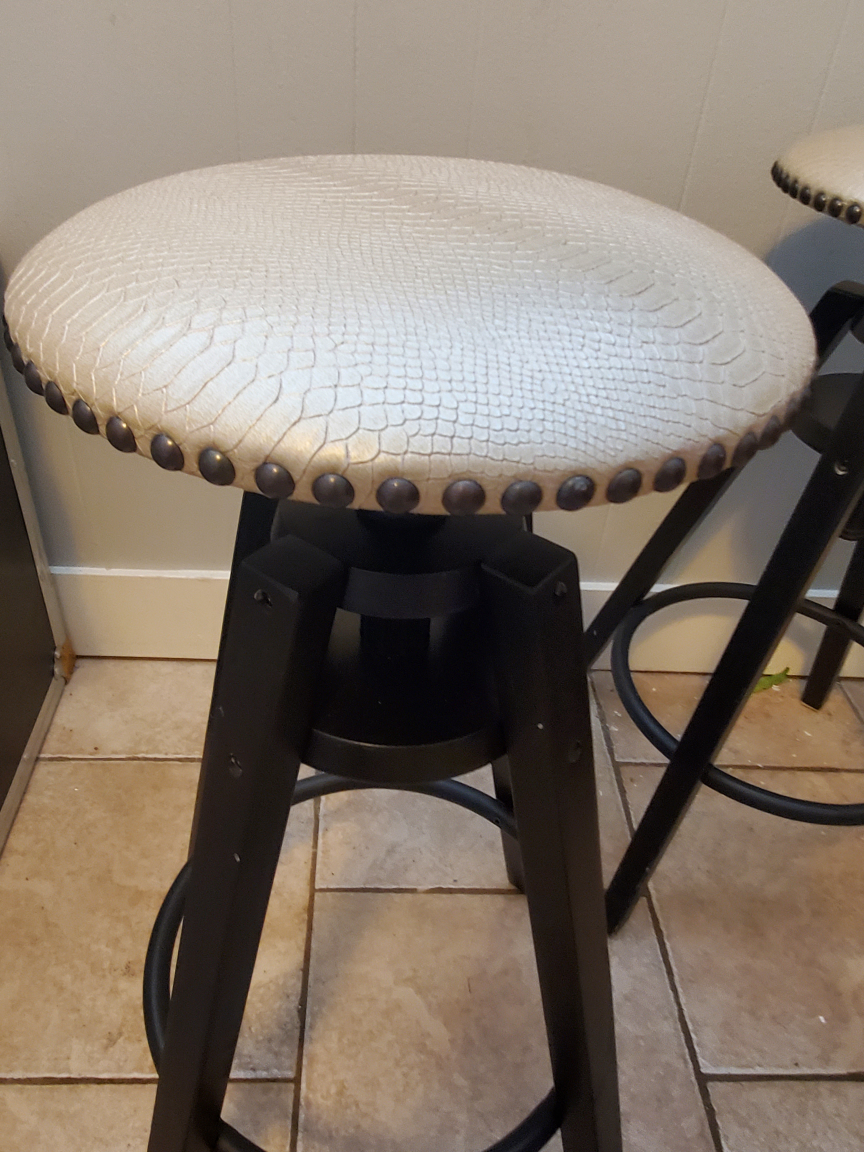 2 WOOD BAR STOOLS image indicator(2)