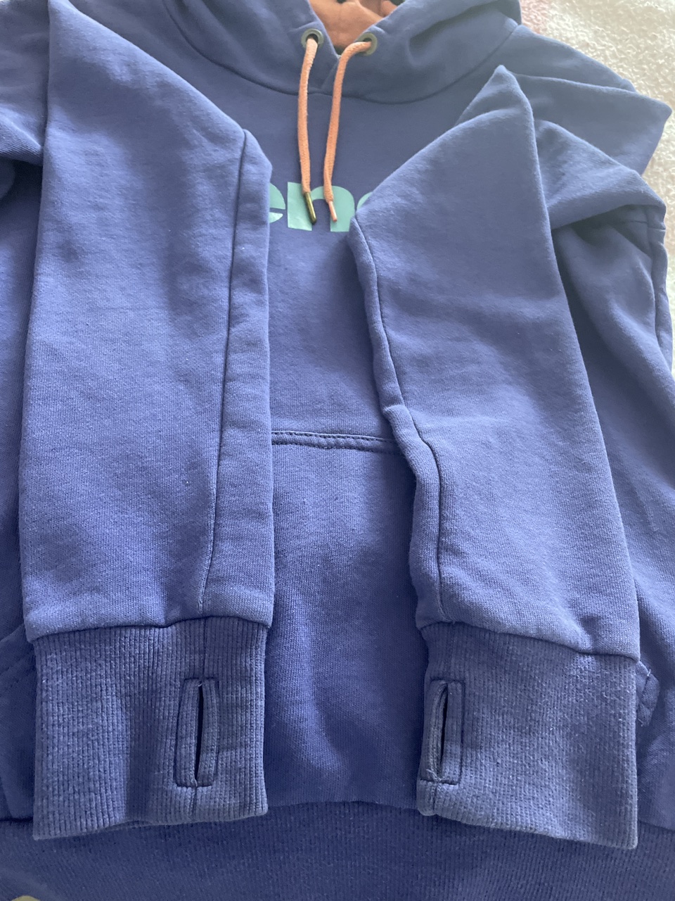 Bench sweater size S like new image indicator(5)