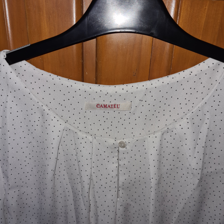 White blouse with black spots image indicator(2)