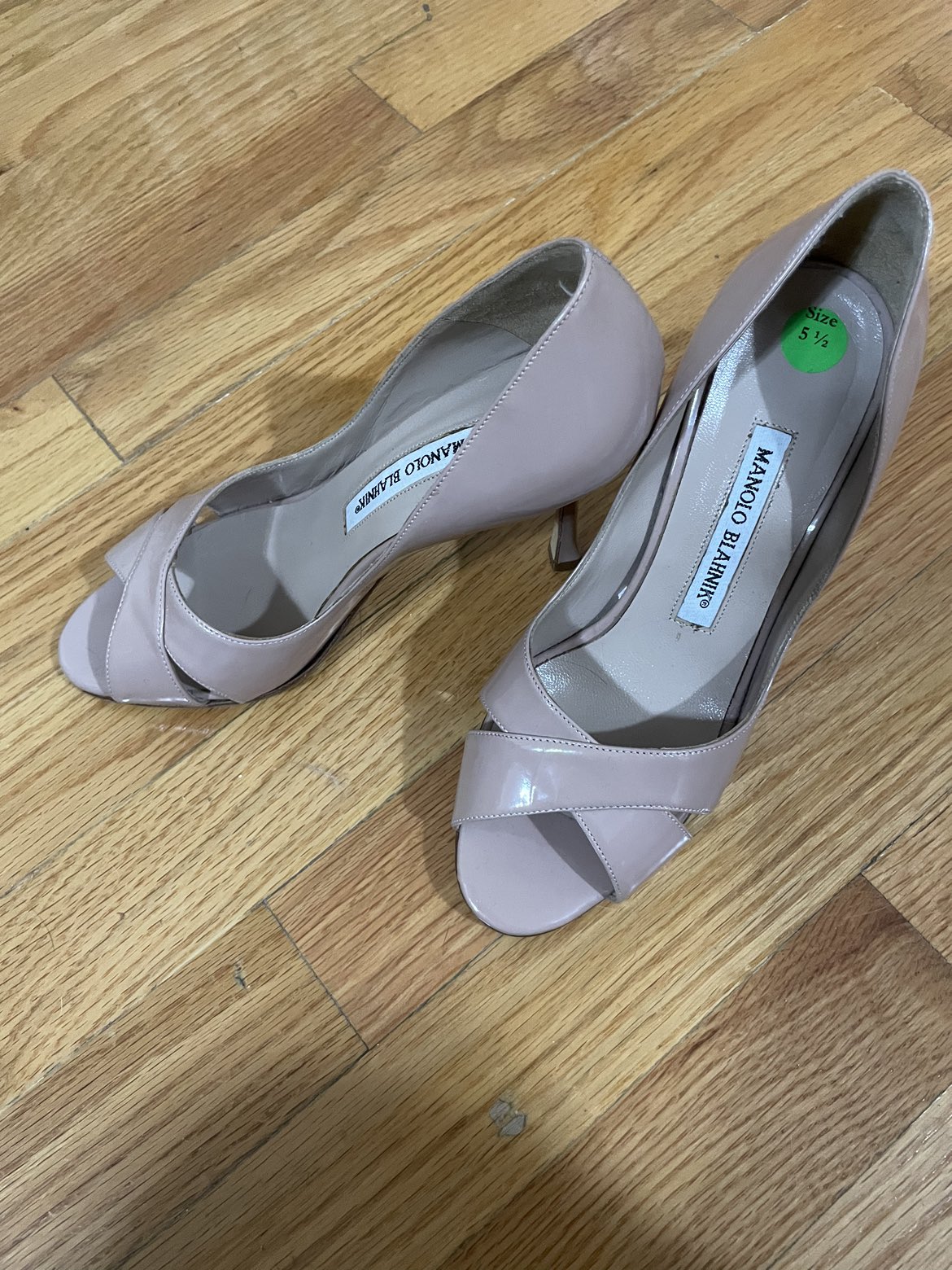 Manolo Blahnik cream pumps 5.5