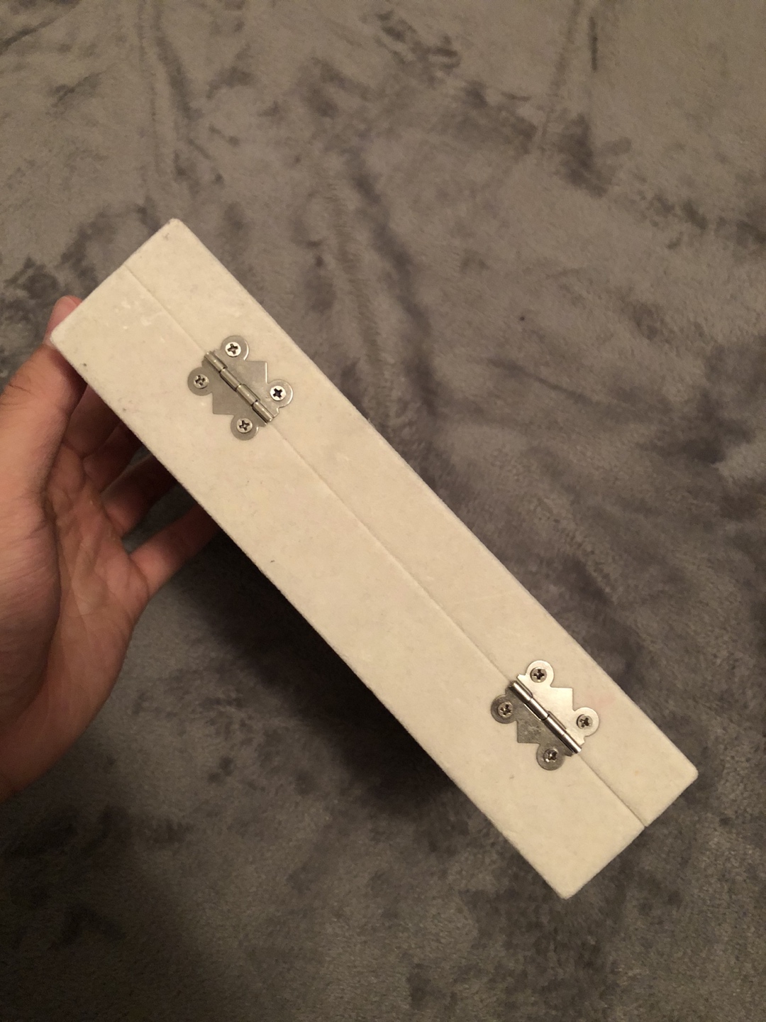 Suede jewelry box rings image indicator(6)