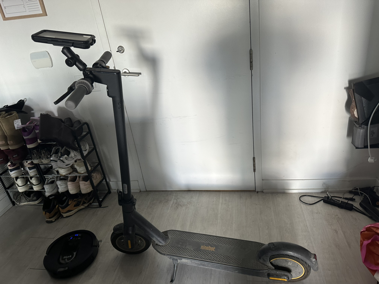 Ninebot G30P max adult electic scooter - telephone holder + pump - photo 5