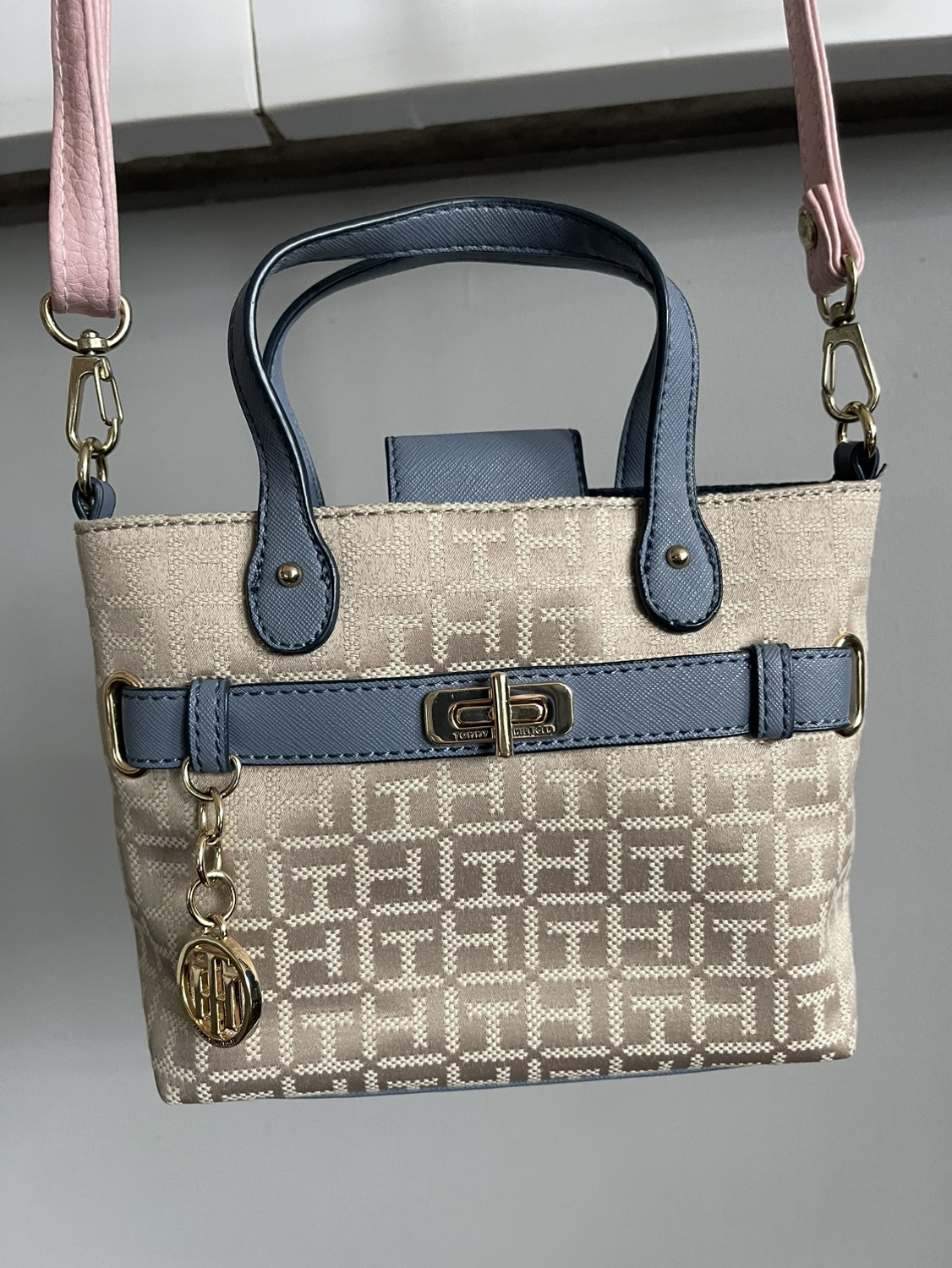 Tommy Hilfiger bag - photo 2