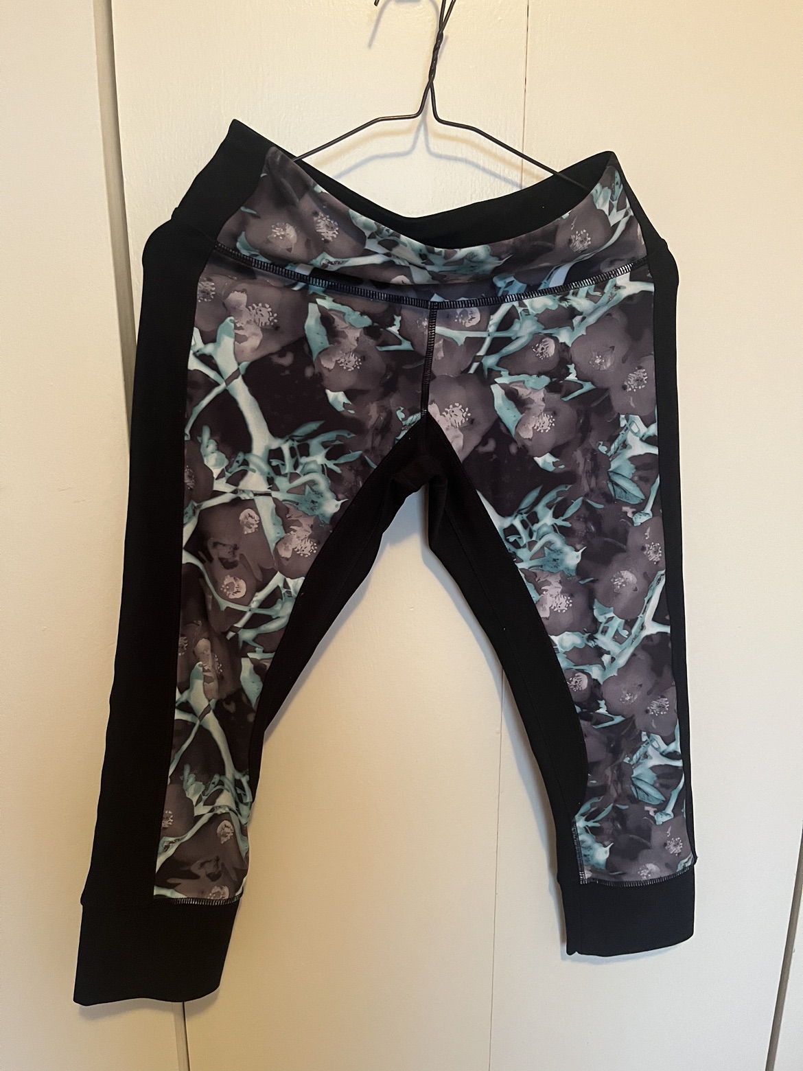 Yoga pants 🦃 thumbnail