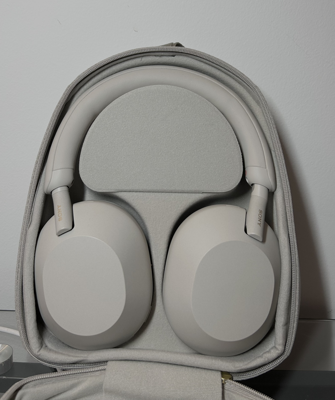 sony xm5 barely used - photo 3