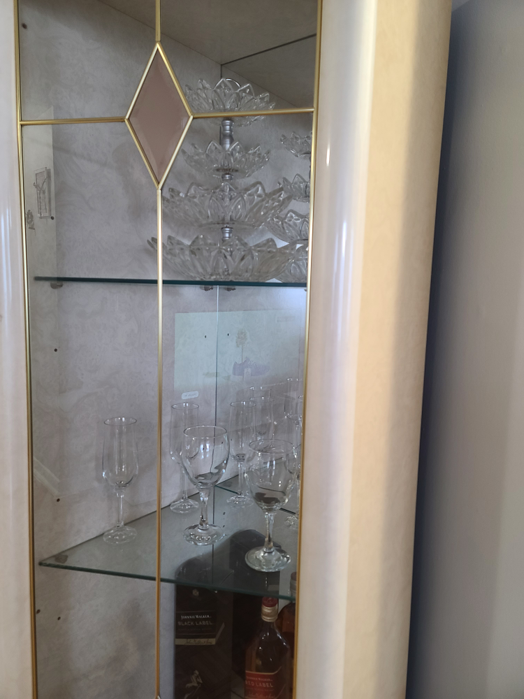 shine beige corner cabinet🥕