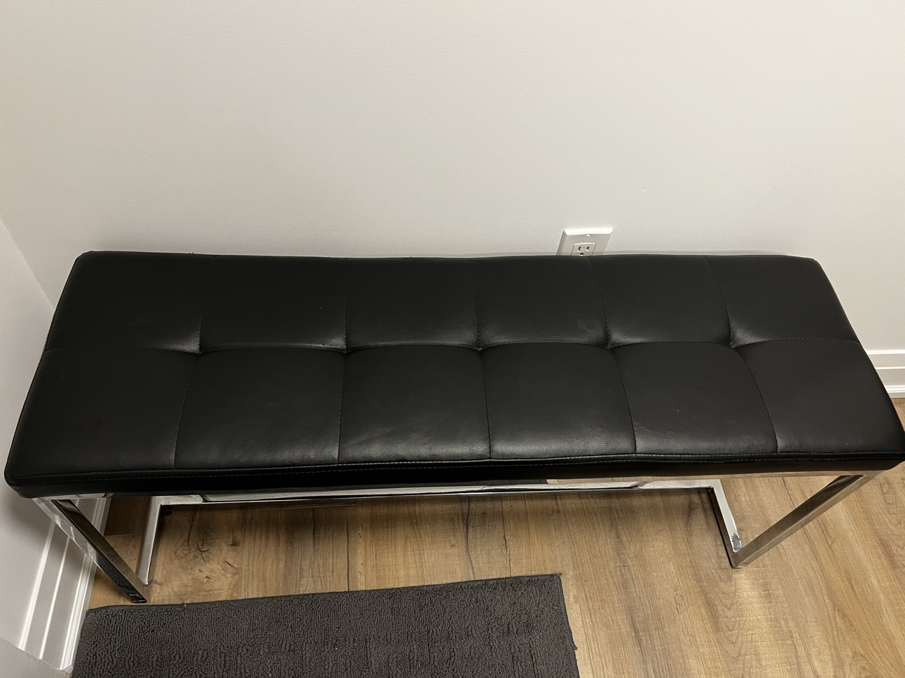 Black leather bench thumbnail