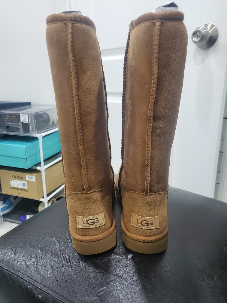 Brand new UGG Classic Tall II Boot image indicator(2)
