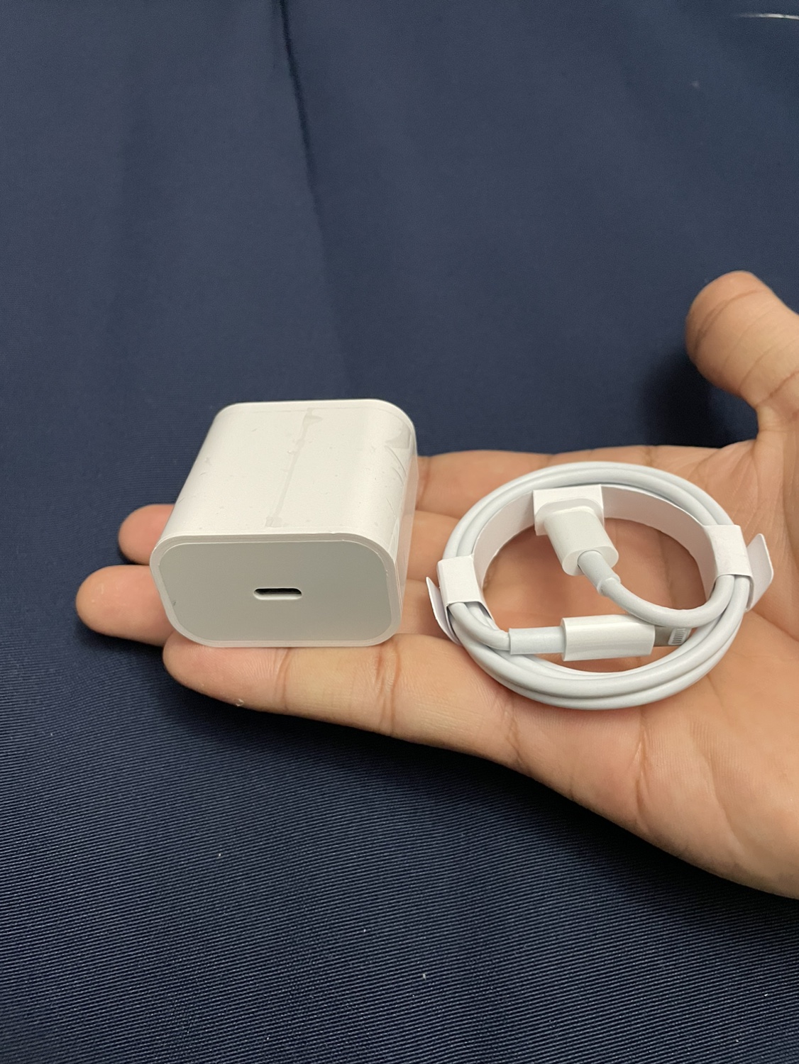 BRAND NEW - 20W IPhone Fast Charger Cable + Brick image indicator(5)