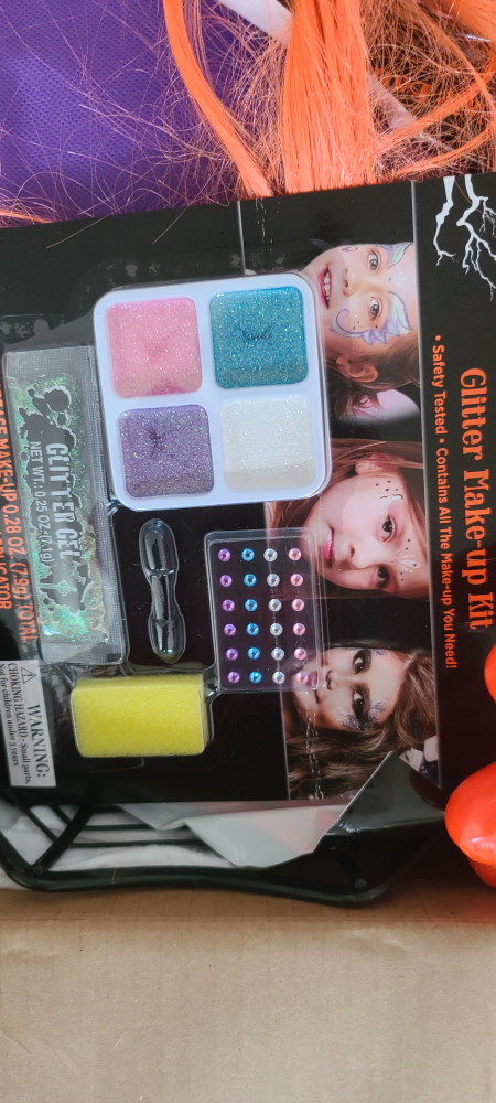#freecycle Large boxful of Halloween items - photo 4