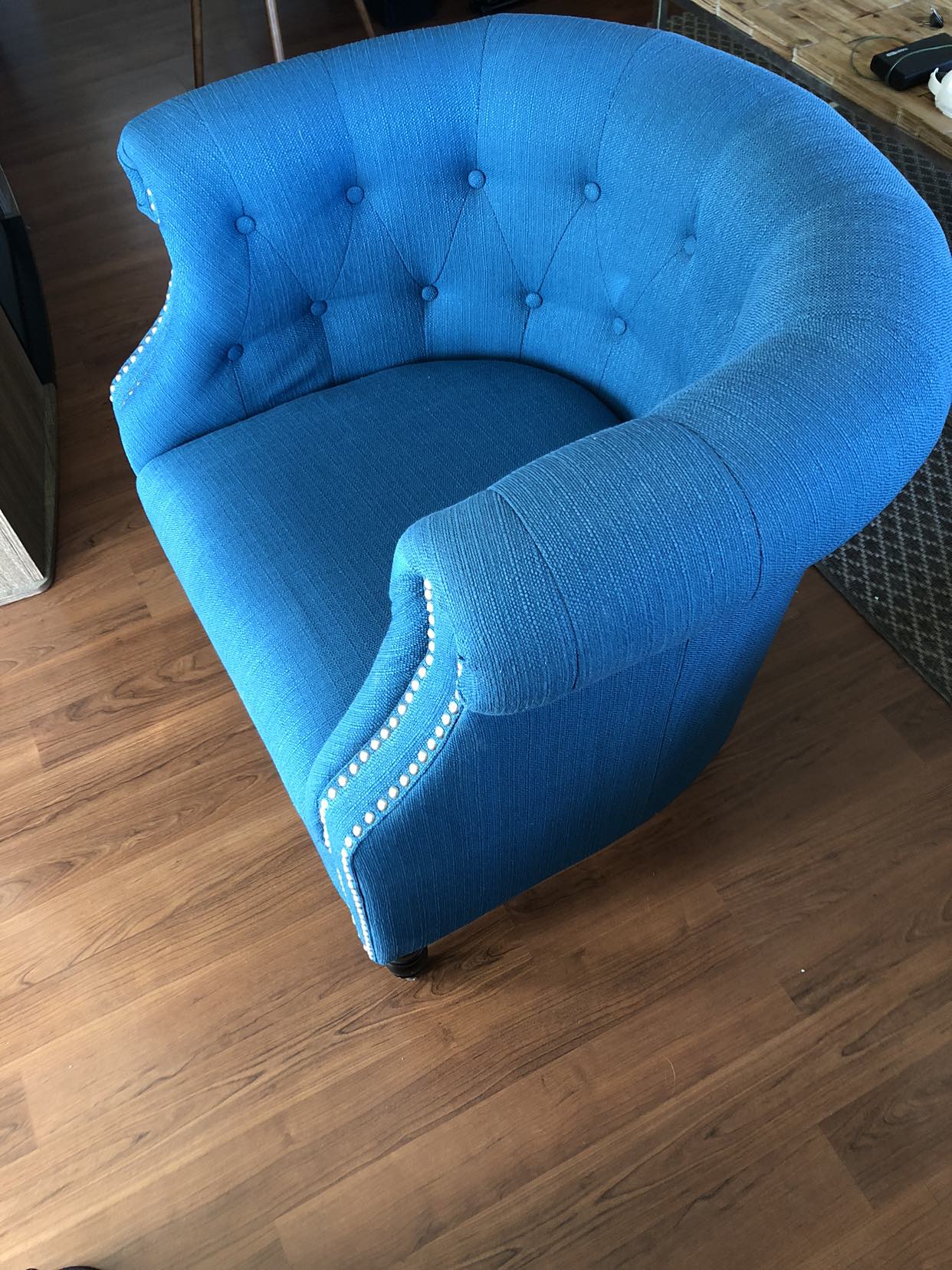 Handy Living Annalise Chesterfield Chair - photo 2