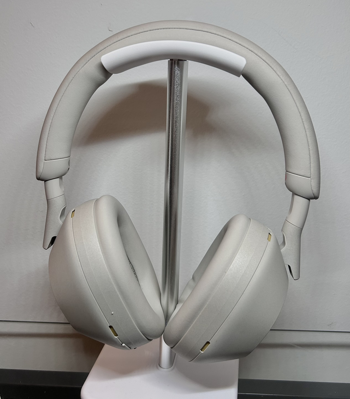 sony xm5 barely used