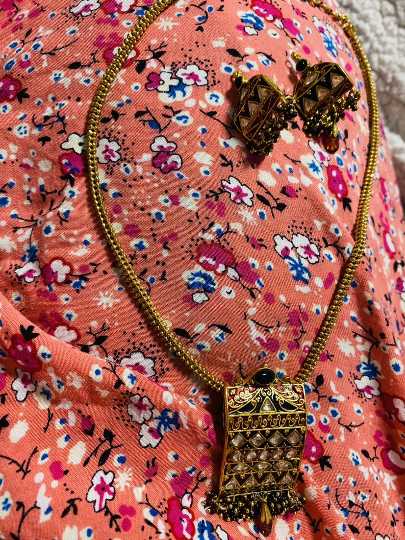 Traditional set