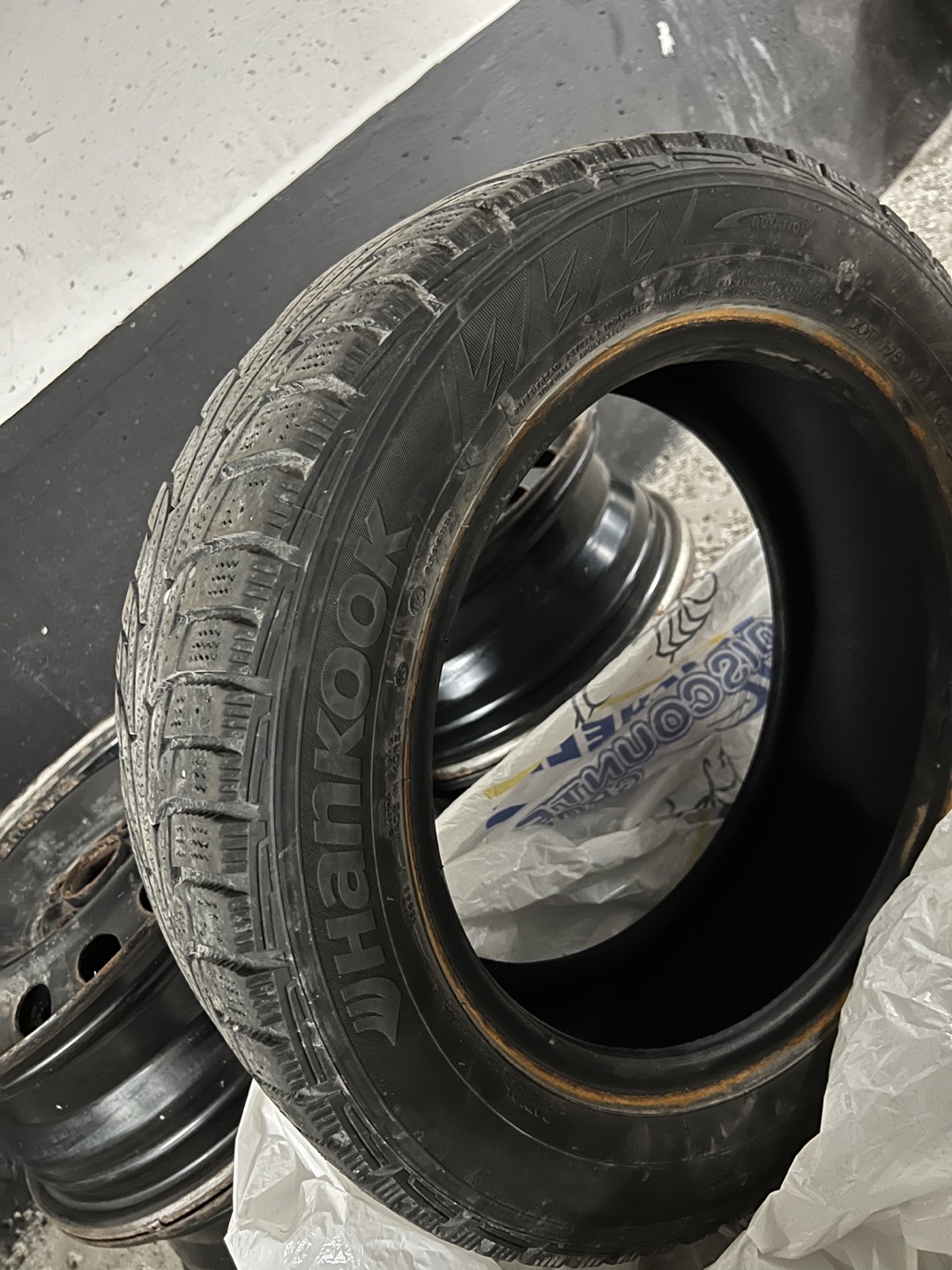 Hankook Winter Tires & rims 185 60 15 ( uninstalled) Honda Fit. - photo 3