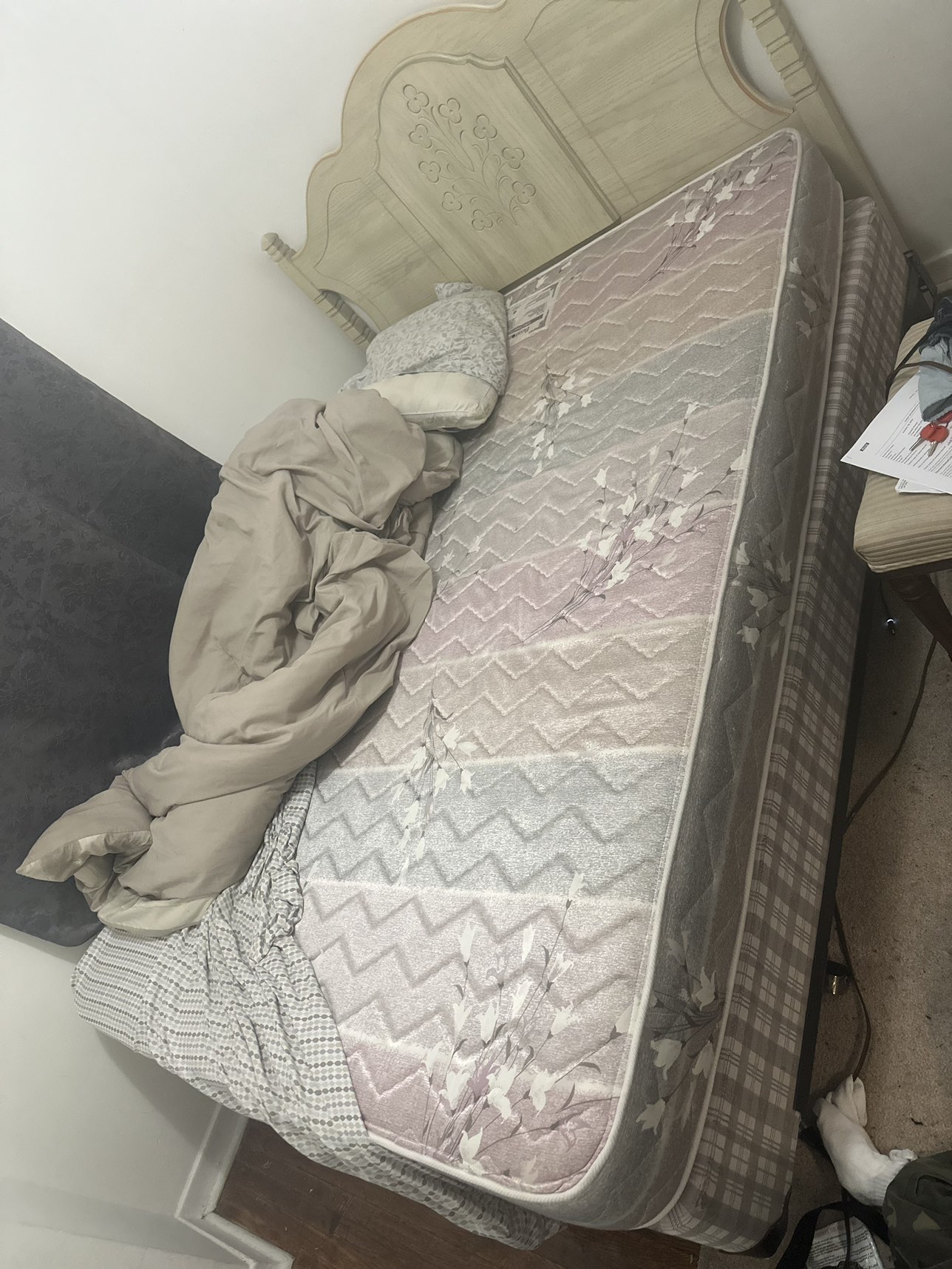Queen Size Mattress - photo 2