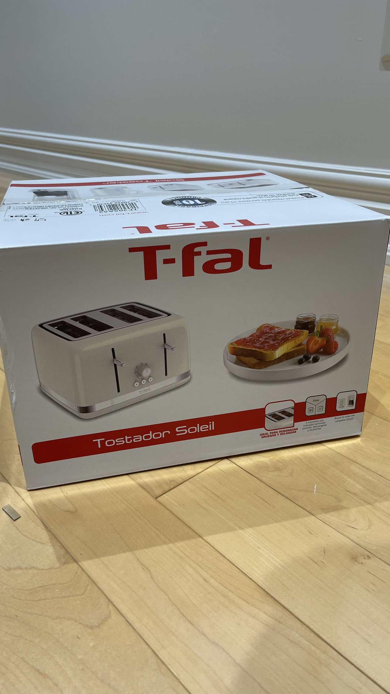 T-Fal Soleil Toaster (4 Slice) thumbnail